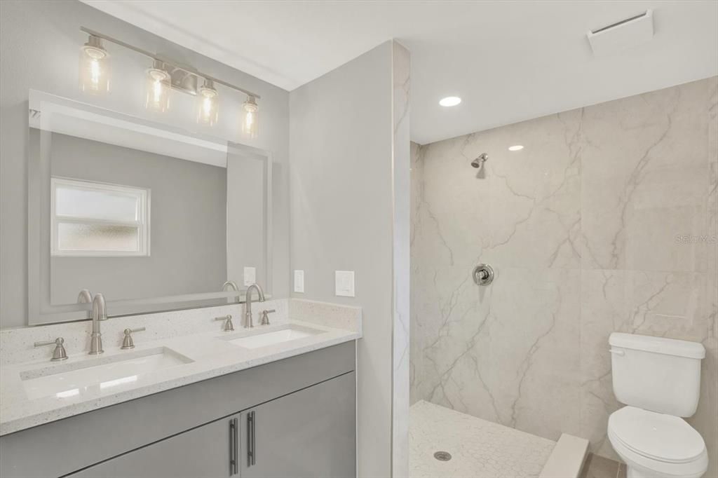 For Sale: $320,000 (4 beds, 2 baths, 1610 Square Feet)