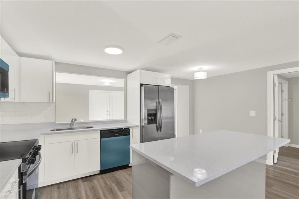 For Sale: $320,000 (4 beds, 2 baths, 1610 Square Feet)