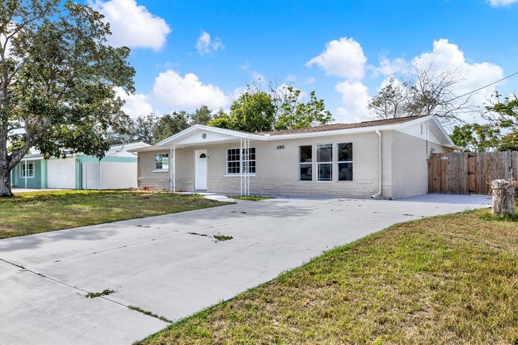 For Sale: $320,000 (4 beds, 2 baths, 1610 Square Feet)