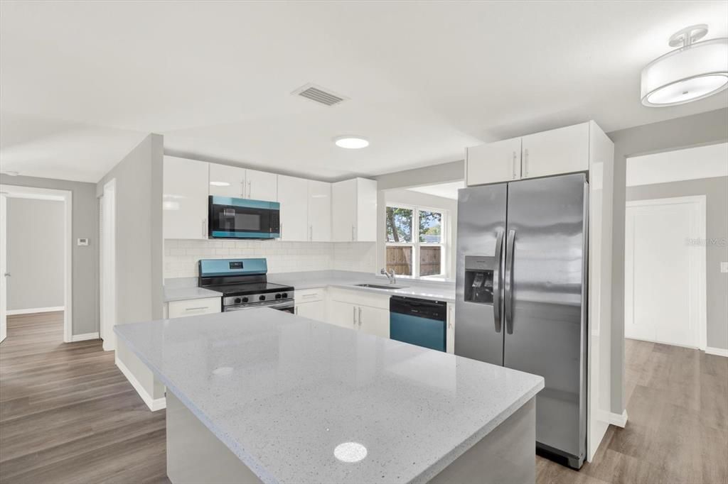 For Sale: $320,000 (4 beds, 2 baths, 1610 Square Feet)