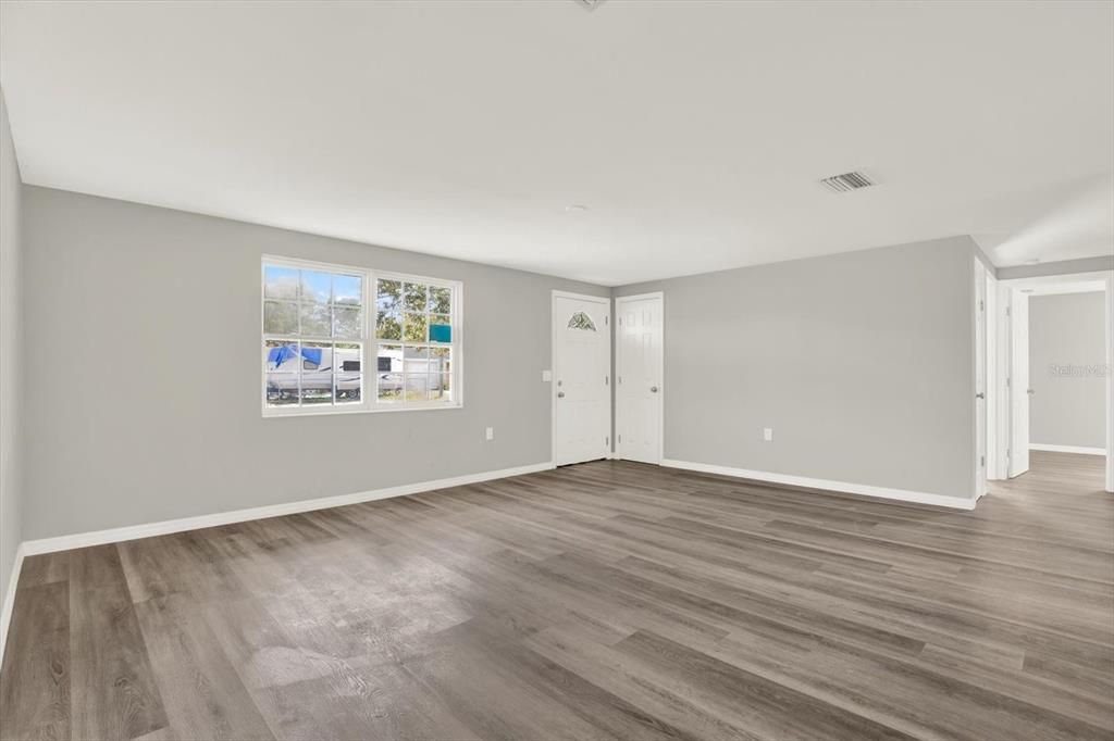 For Sale: $320,000 (4 beds, 2 baths, 1610 Square Feet)