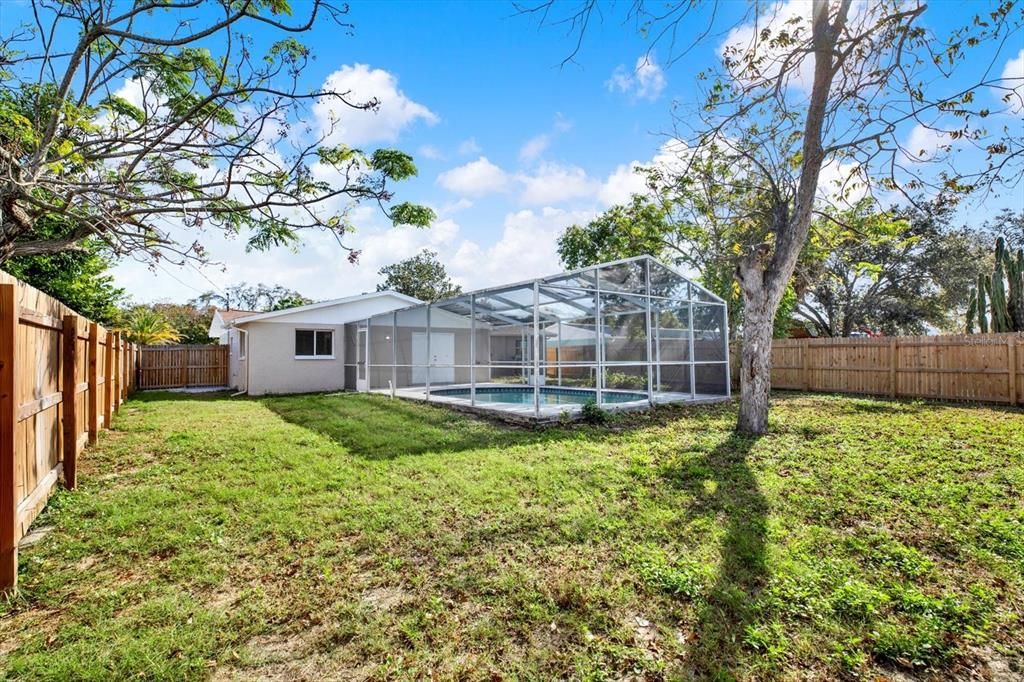 For Sale: $320,000 (4 beds, 2 baths, 1610 Square Feet)