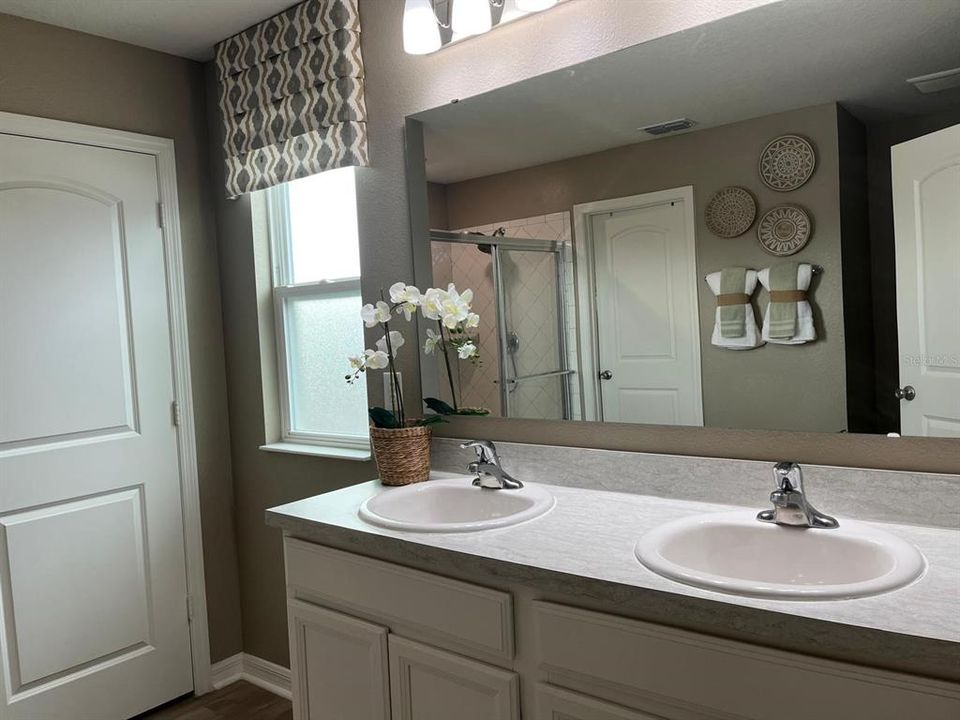 For Sale: $420,000 (4 beds, 2 baths, 2112 Square Feet)