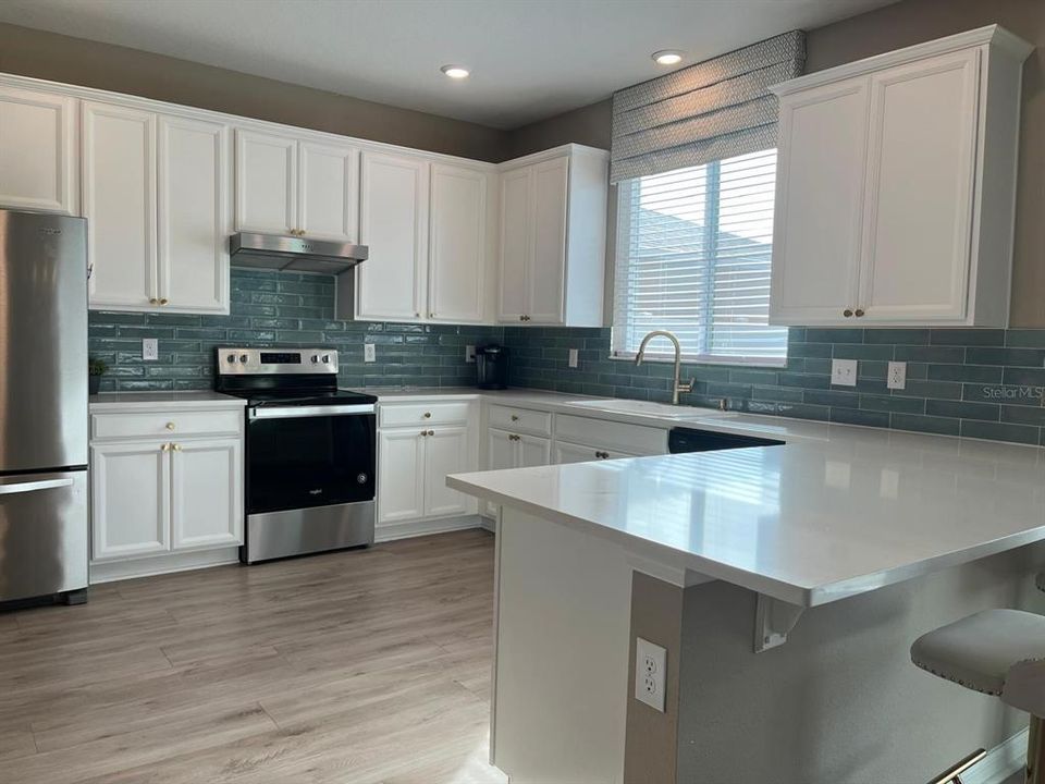 For Sale: $420,000 (4 beds, 2 baths, 2112 Square Feet)