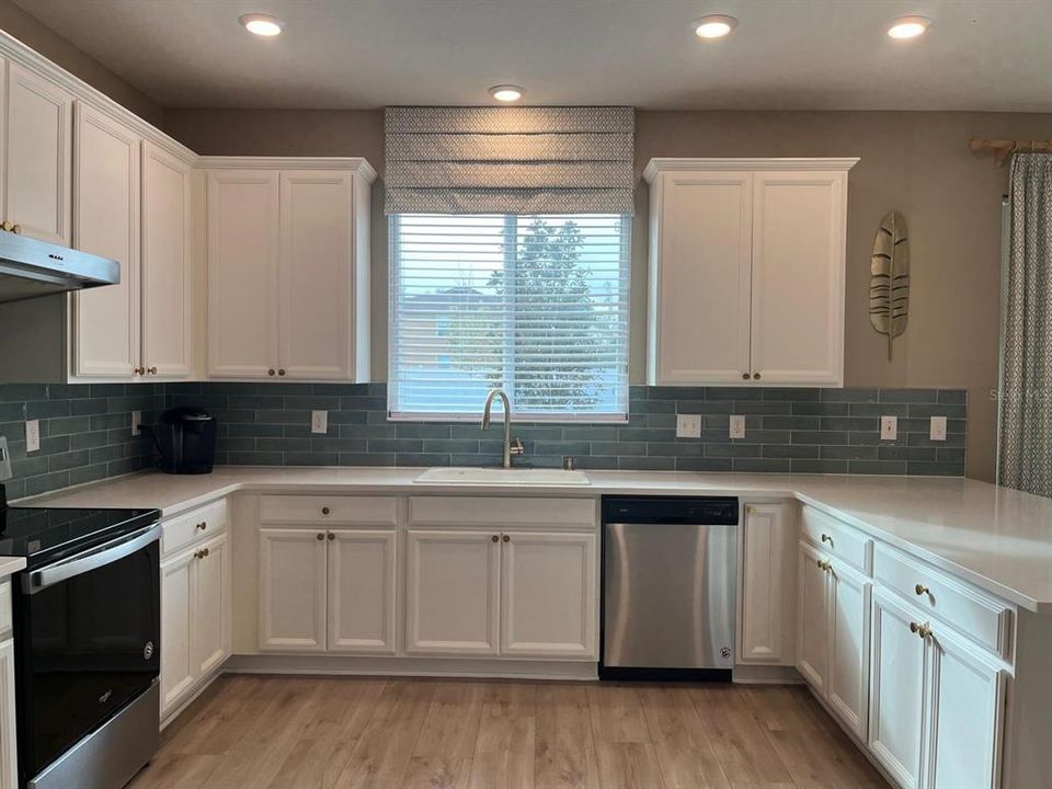 For Sale: $420,000 (4 beds, 2 baths, 2112 Square Feet)