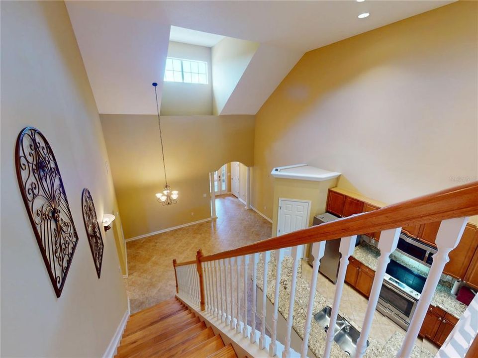 Под контрактом: $370,000 (3 спален, 2 ванн, 1704 Квадратных фут)