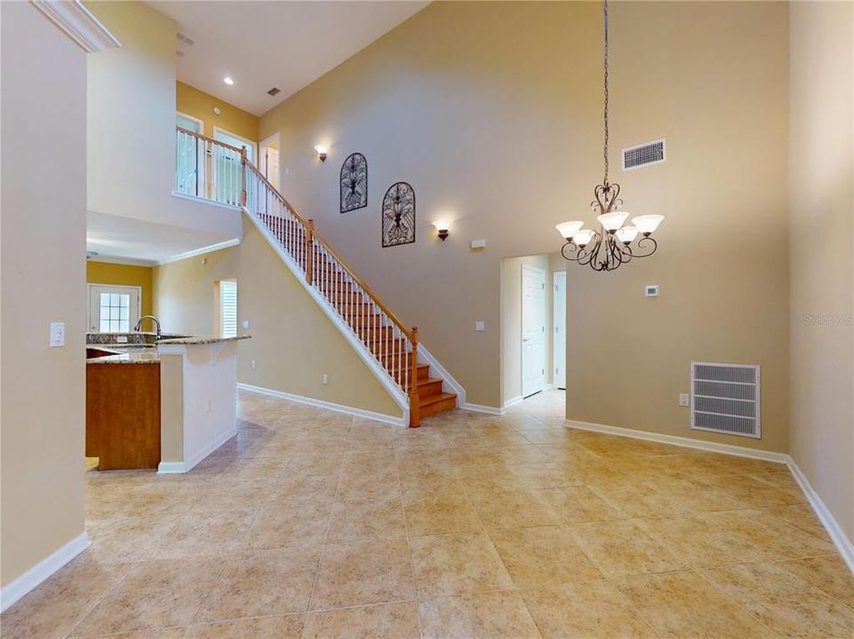 Под контрактом: $370,000 (3 спален, 2 ванн, 1704 Квадратных фут)