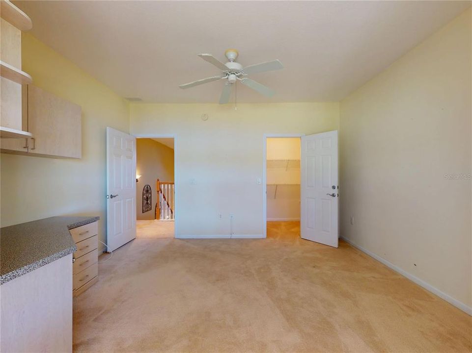 Под контрактом: $370,000 (3 спален, 2 ванн, 1704 Квадратных фут)