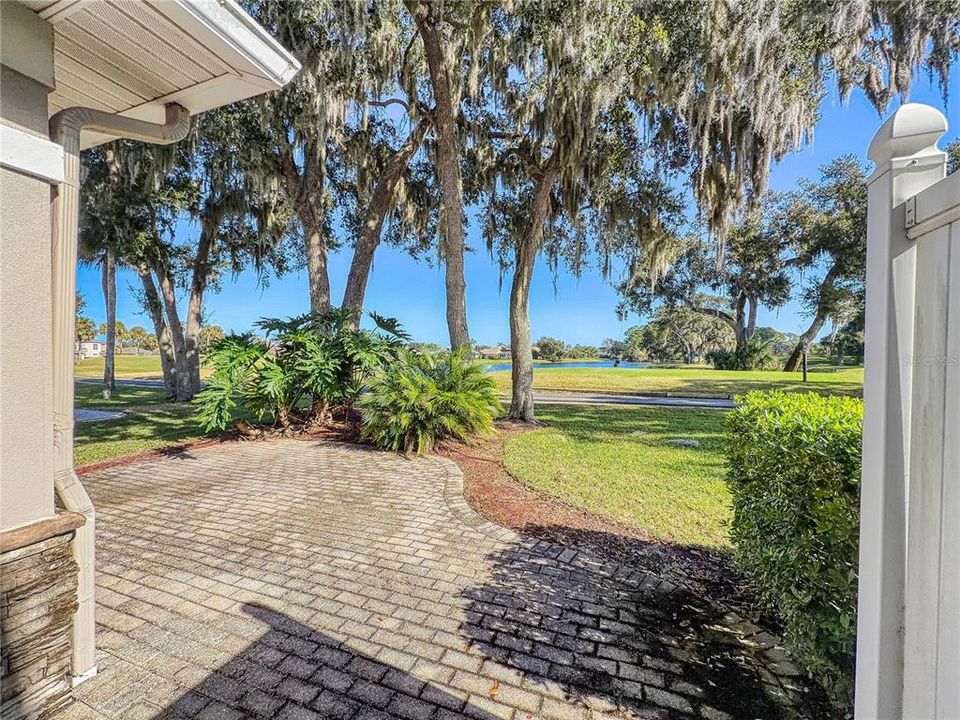 Под контрактом: $370,000 (3 спален, 2 ванн, 1704 Квадратных фут)