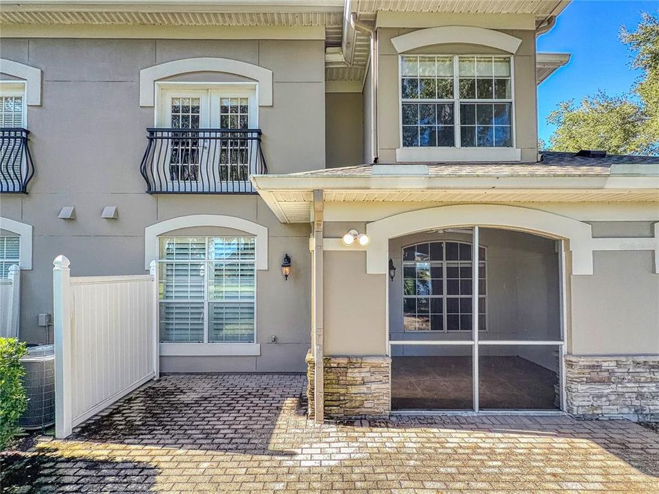 Под контрактом: $370,000 (3 спален, 2 ванн, 1704 Квадратных фут)