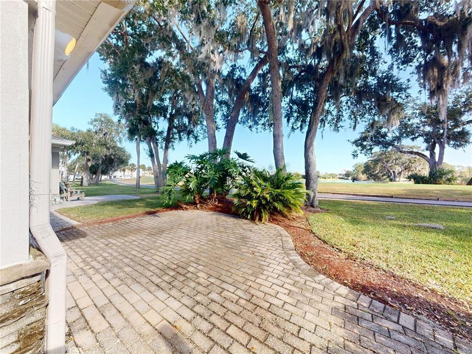 Под контрактом: $370,000 (3 спален, 2 ванн, 1704 Квадратных фут)