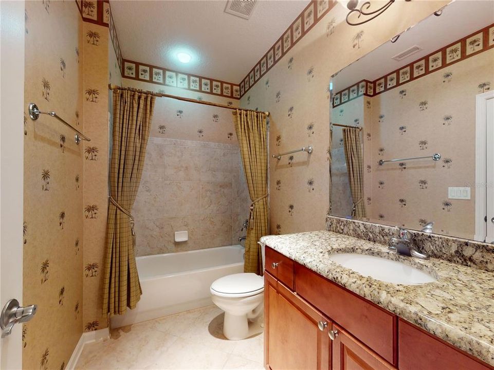 Под контрактом: $370,000 (3 спален, 2 ванн, 1704 Квадратных фут)