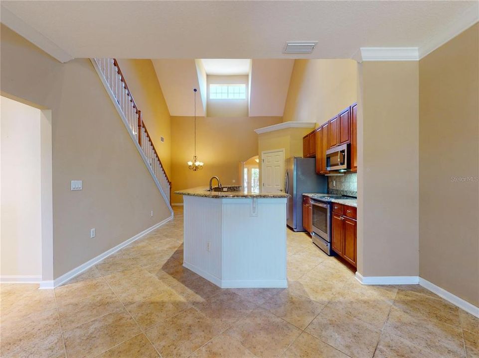 Под контрактом: $370,000 (3 спален, 2 ванн, 1704 Квадратных фут)