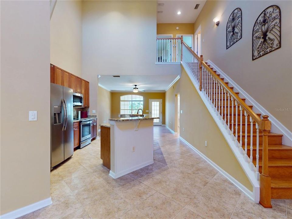 Под контрактом: $370,000 (3 спален, 2 ванн, 1704 Квадратных фут)