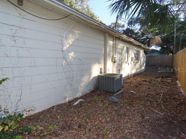 For Sale: $274,900 (3 beds, 2 baths, 1148 Square Feet)