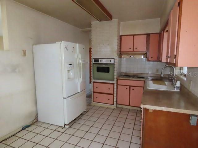 For Sale: $274,900 (3 beds, 2 baths, 1148 Square Feet)