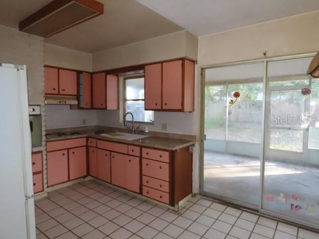 For Sale: $274,900 (3 beds, 2 baths, 1148 Square Feet)