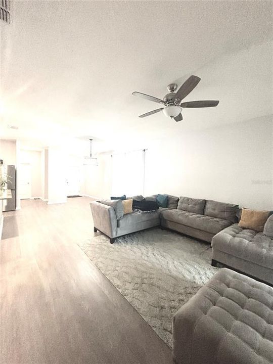 En Venta: $320,000 (3 camas, 2 baños, 1537 Pies cuadrados)