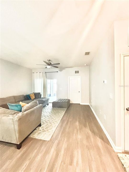 En Venta: $320,000 (3 camas, 2 baños, 1537 Pies cuadrados)