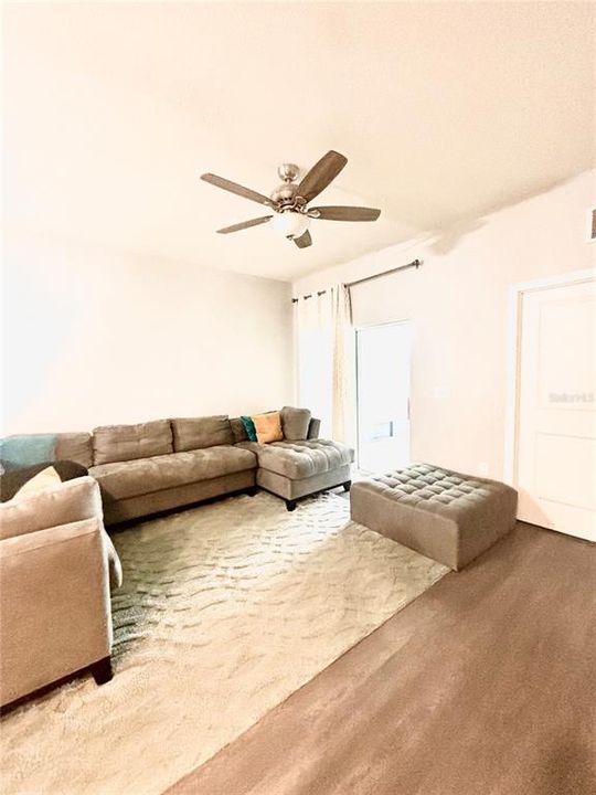 En Venta: $320,000 (3 camas, 2 baños, 1537 Pies cuadrados)