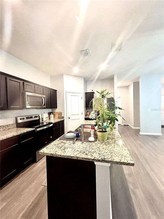 En Venta: $320,000 (3 camas, 2 baños, 1537 Pies cuadrados)