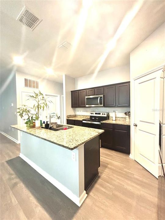 En Venta: $320,000 (3 camas, 2 baños, 1537 Pies cuadrados)