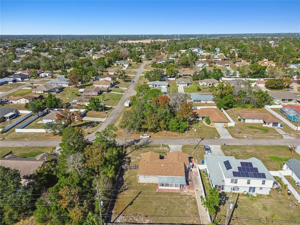 For Sale: $300,000 (2 beds, 2 baths, 1258 Square Feet)