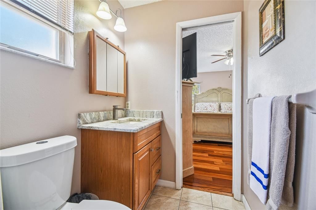 For Sale: $300,000 (2 beds, 2 baths, 1258 Square Feet)