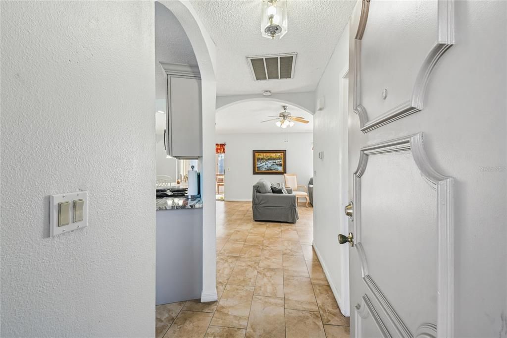 For Sale: $300,000 (2 beds, 2 baths, 1258 Square Feet)