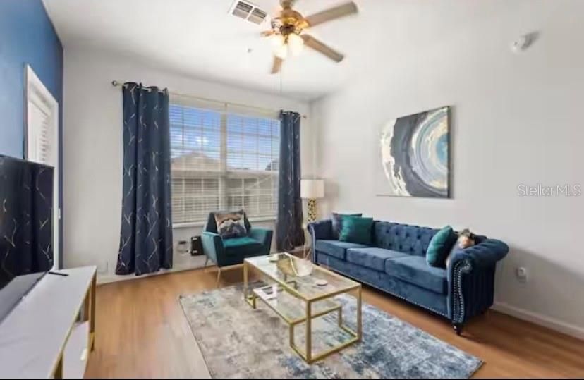 En Venta: $232,500 (2 camas, 2 baños, 1022 Pies cuadrados)