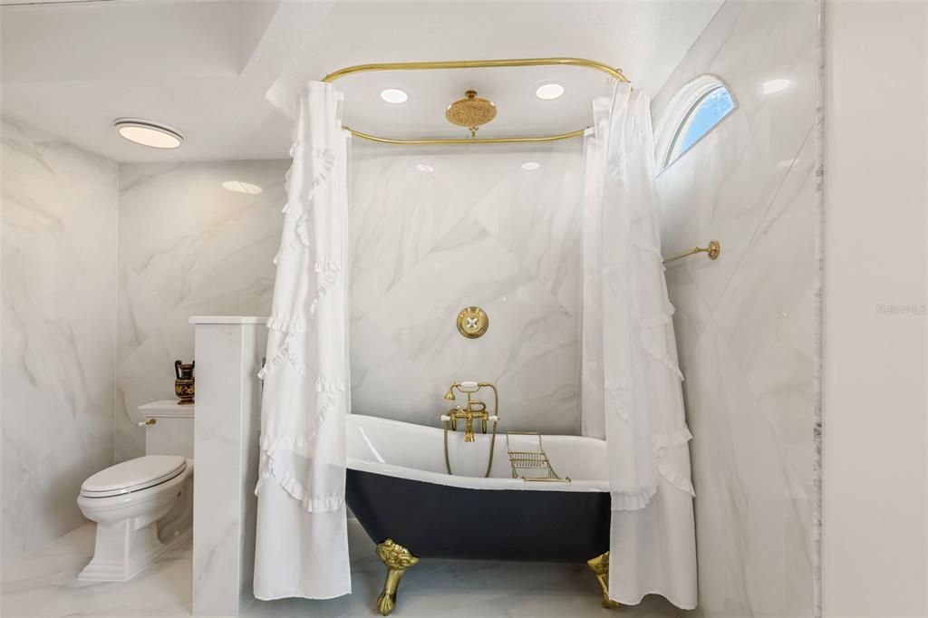En Venta: $5,100,000 (6 camas, 5 baños, 6595 Pies cuadrados)