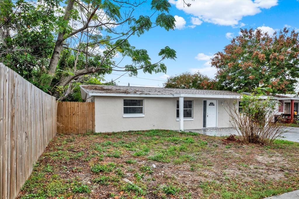 На продажу: $265,000 (4 спален, 2 ванн, 1328 Квадратных фут)