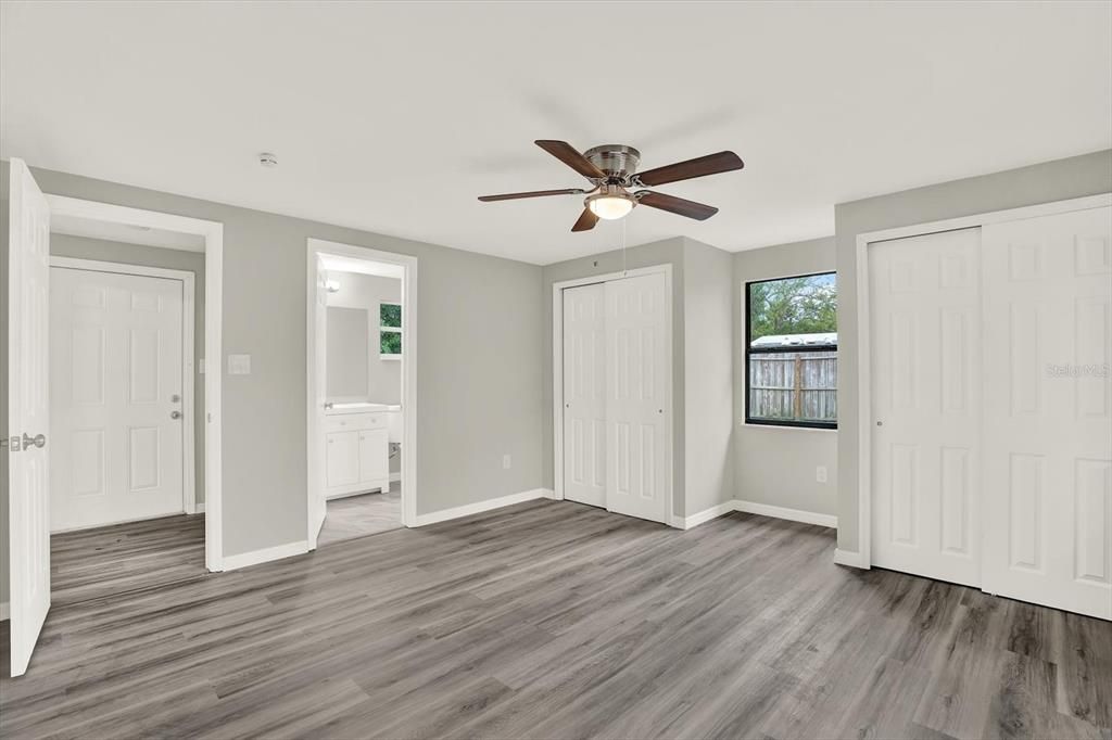 На продажу: $265,000 (4 спален, 2 ванн, 1328 Квадратных фут)