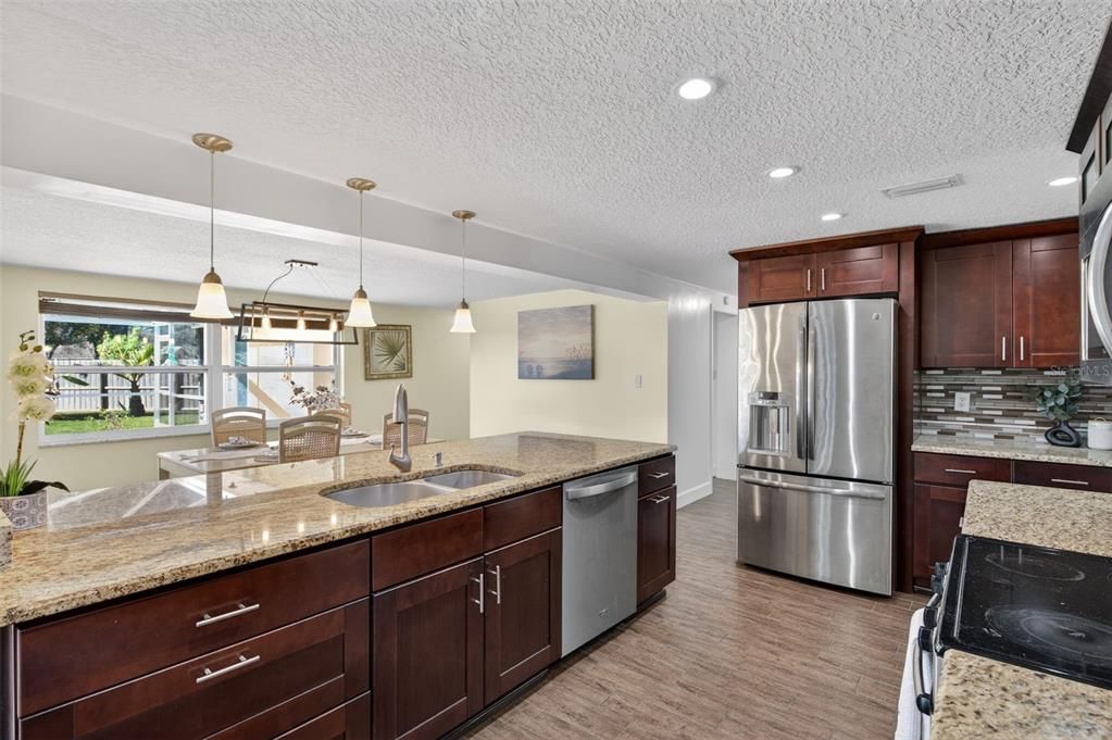 En Venta: $525,000 (3 camas, 3 baños, 1754 Pies cuadrados)