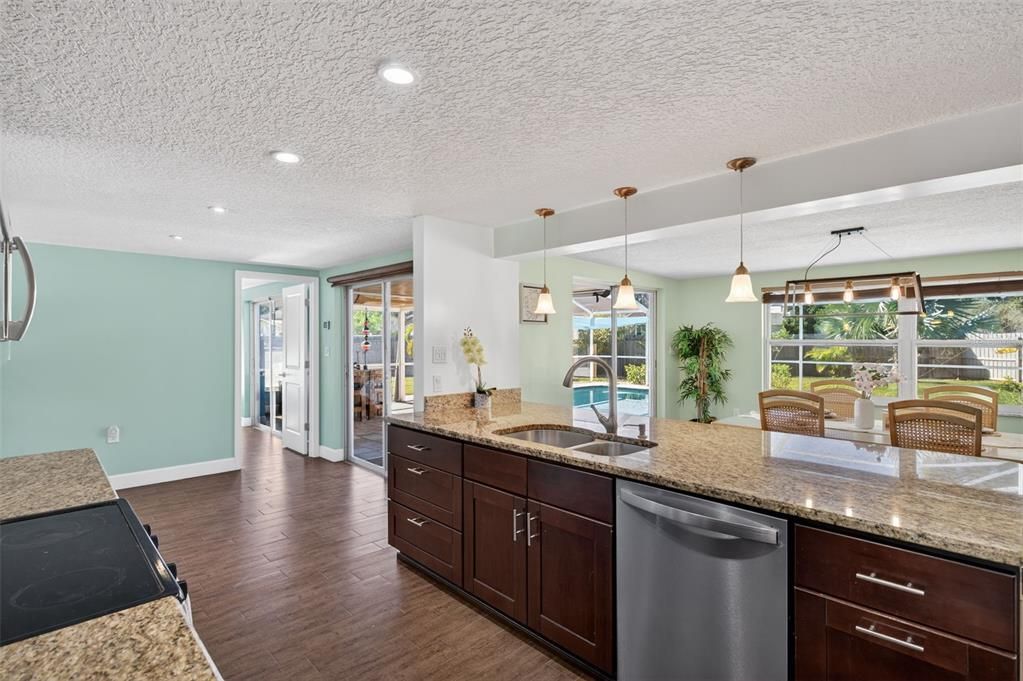 En Venta: $525,000 (3 camas, 3 baños, 1754 Pies cuadrados)