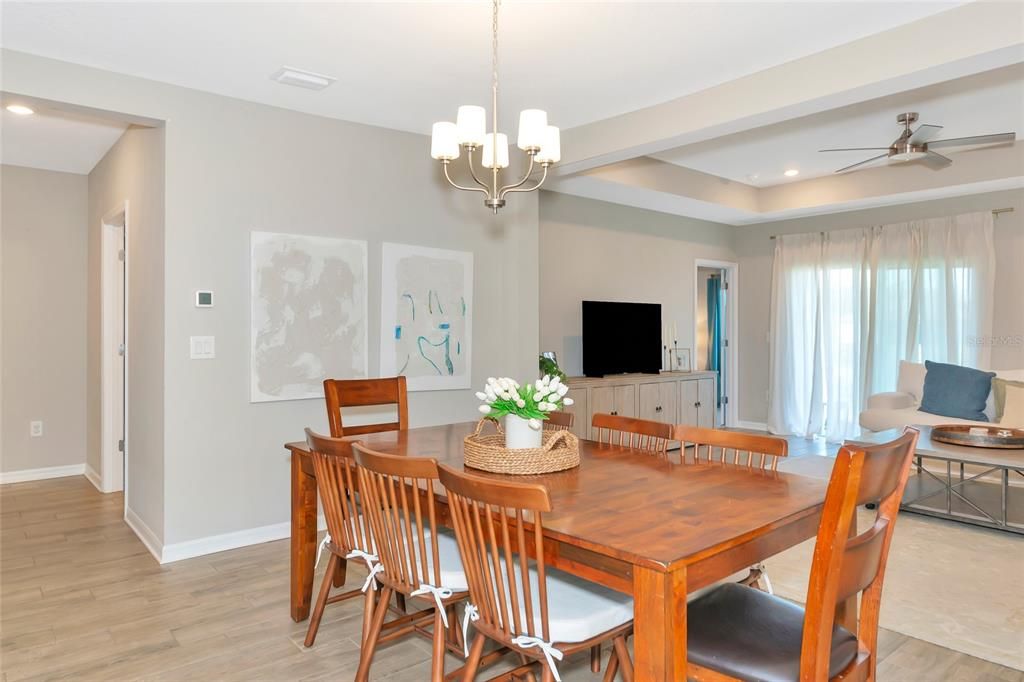 待售: $449,900 (4 贝兹, 3 浴室, 2090 平方英尺)