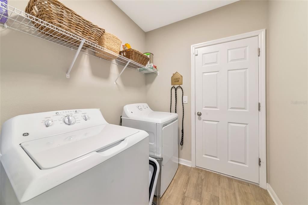 待售: $449,900 (4 贝兹, 3 浴室, 2090 平方英尺)