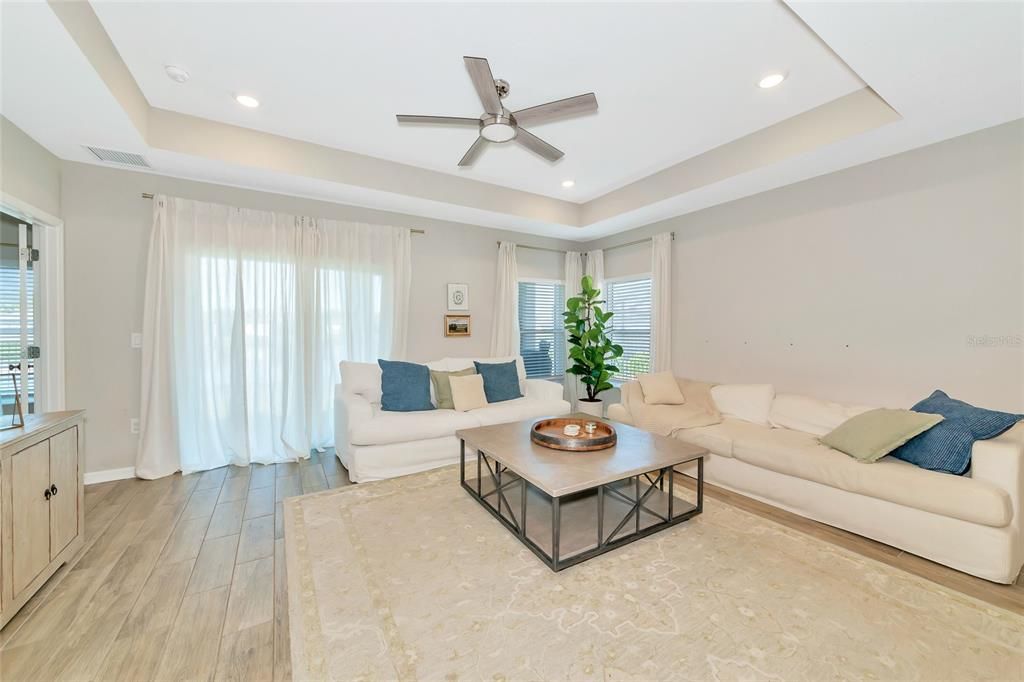 待售: $449,900 (4 贝兹, 3 浴室, 2090 平方英尺)