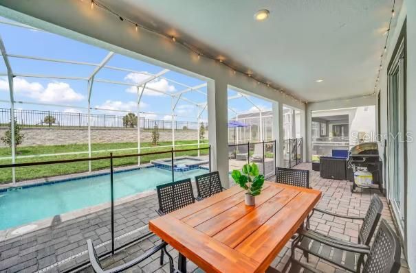 待售: $695,000 (7 贝兹, 6 浴室, 3843 平方英尺)