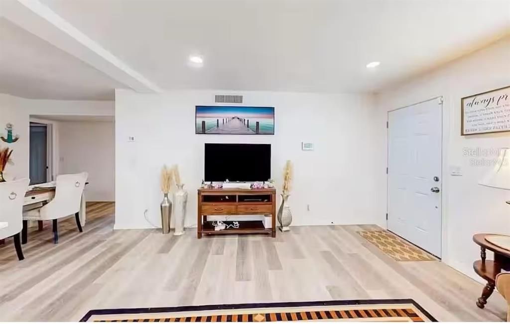 En Renta: $10,000 (4 camas, 3 baños, 2042 Pies cuadrados)