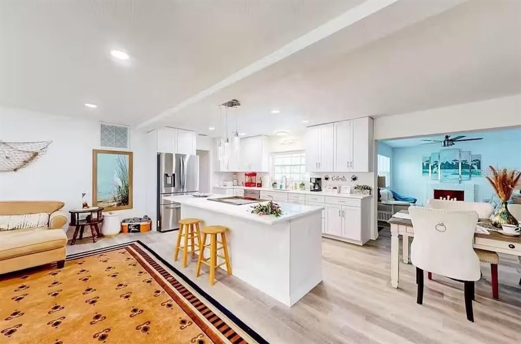 En Renta: $10,000 (4 camas, 3 baños, 2042 Pies cuadrados)