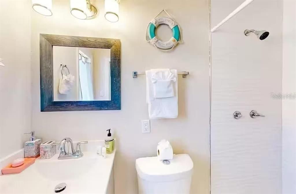 En Renta: $10,000 (4 camas, 3 baños, 2042 Pies cuadrados)