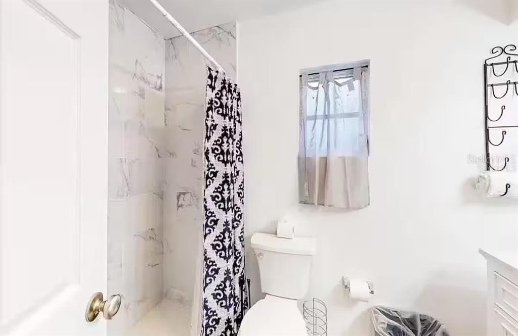 En Renta: $10,000 (4 camas, 3 baños, 2042 Pies cuadrados)