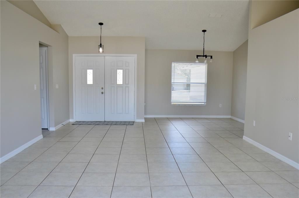 En Venta: $319,900 (3 camas, 2 baños, 1568 Pies cuadrados)