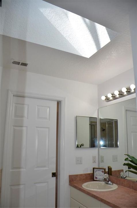 En Venta: $319,900 (3 camas, 2 baños, 1568 Pies cuadrados)