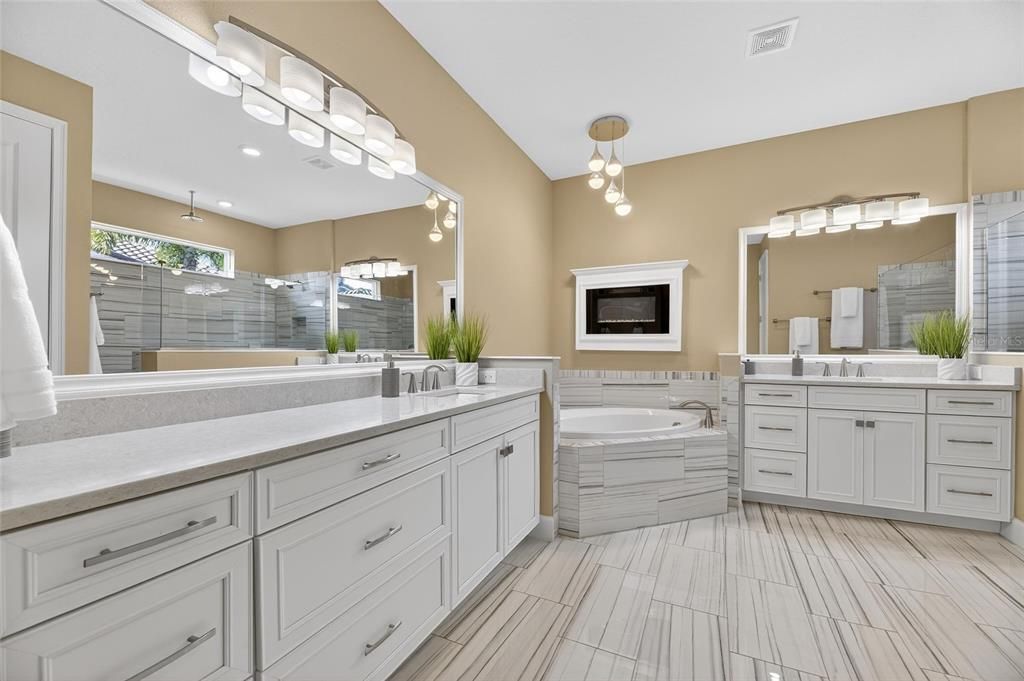 En Venta: $2,195,000 (5 camas, 4 baños, 3985 Pies cuadrados)