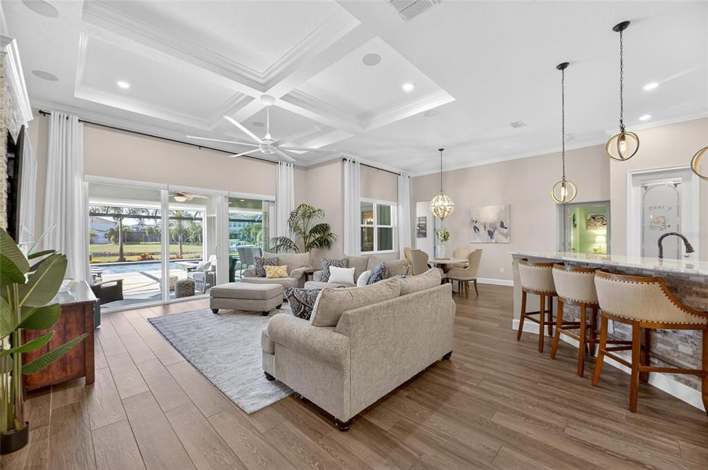 En Venta: $2,195,000 (5 camas, 4 baños, 3985 Pies cuadrados)