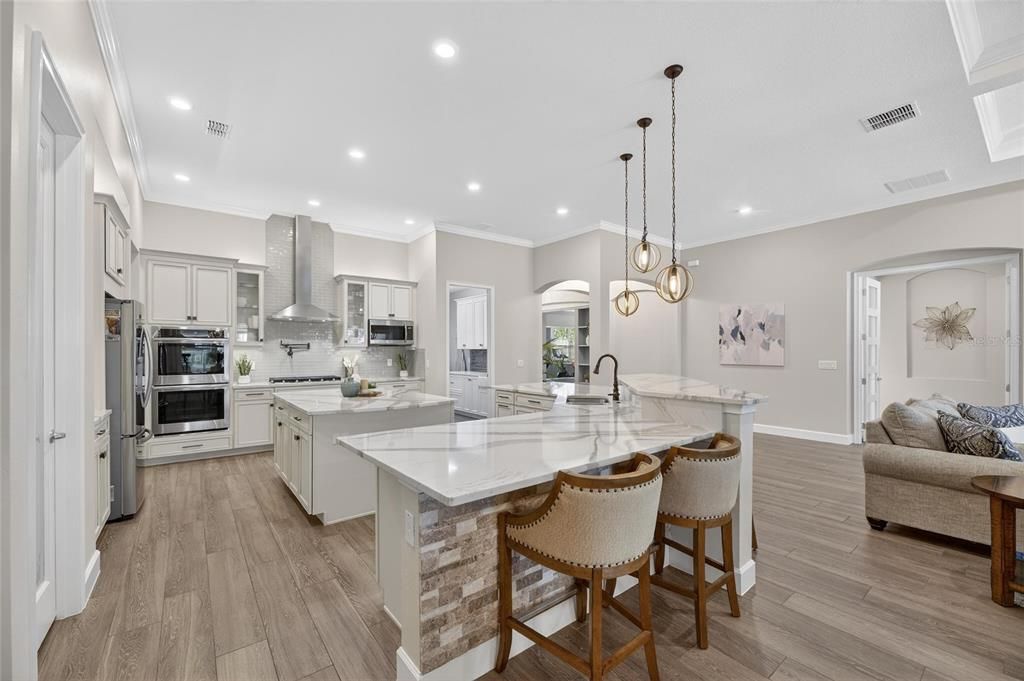 En Venta: $2,195,000 (5 camas, 4 baños, 3985 Pies cuadrados)