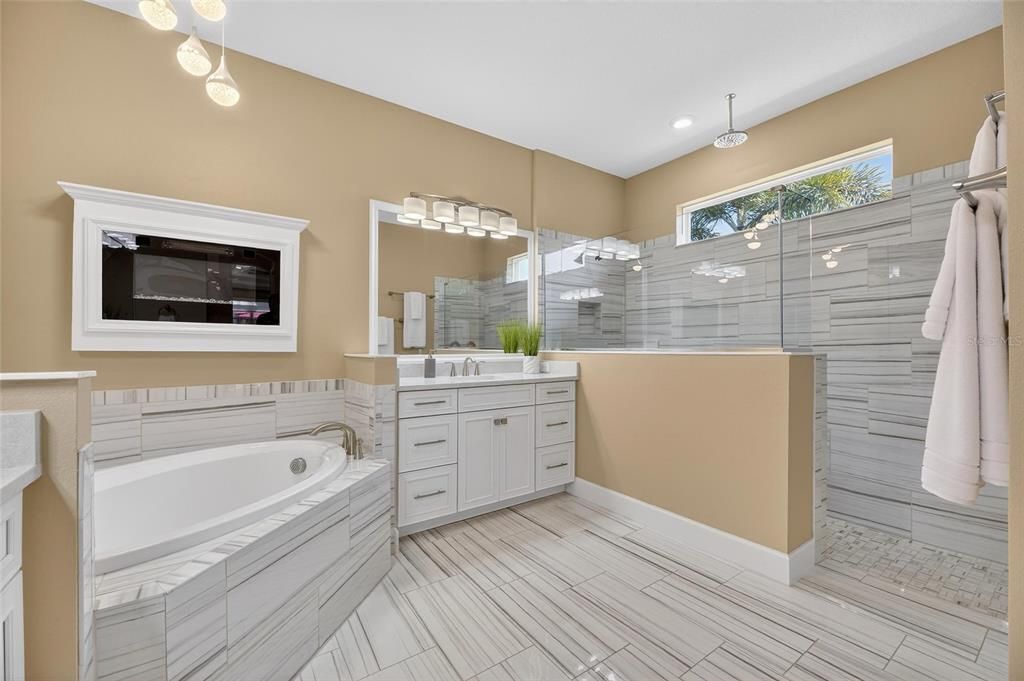 En Venta: $2,195,000 (5 camas, 4 baños, 3985 Pies cuadrados)