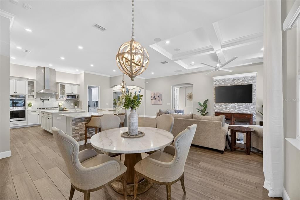 En Venta: $2,195,000 (5 camas, 4 baños, 3985 Pies cuadrados)